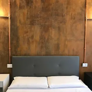 https://joy-rooms.it-lombardy.com